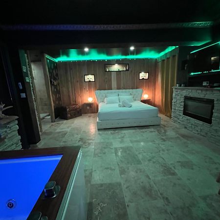Le Lodge Des Charmes 5 Etoiles Leves Екстер'єр фото