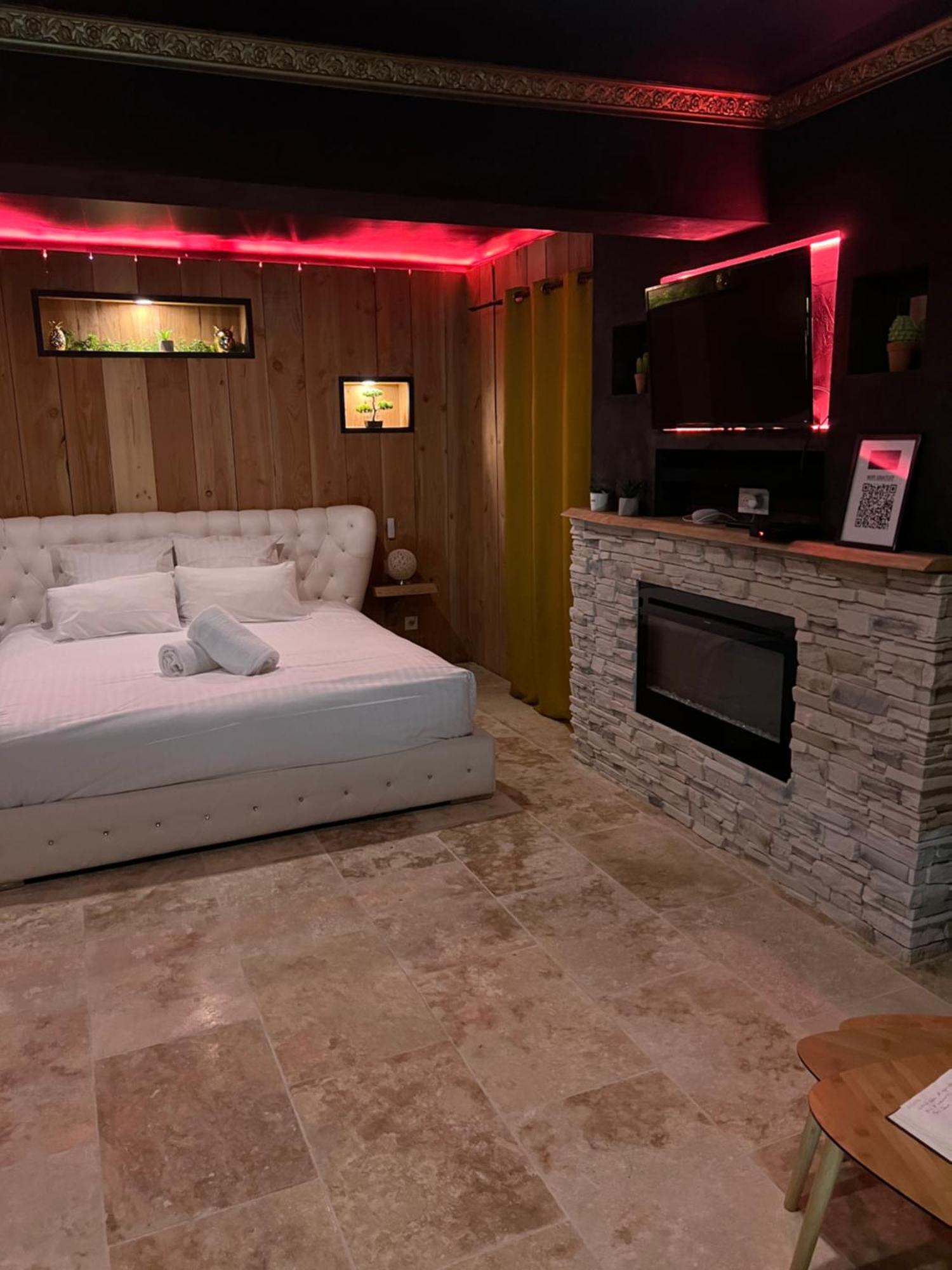 Le Lodge Des Charmes 5 Etoiles Leves Екстер'єр фото