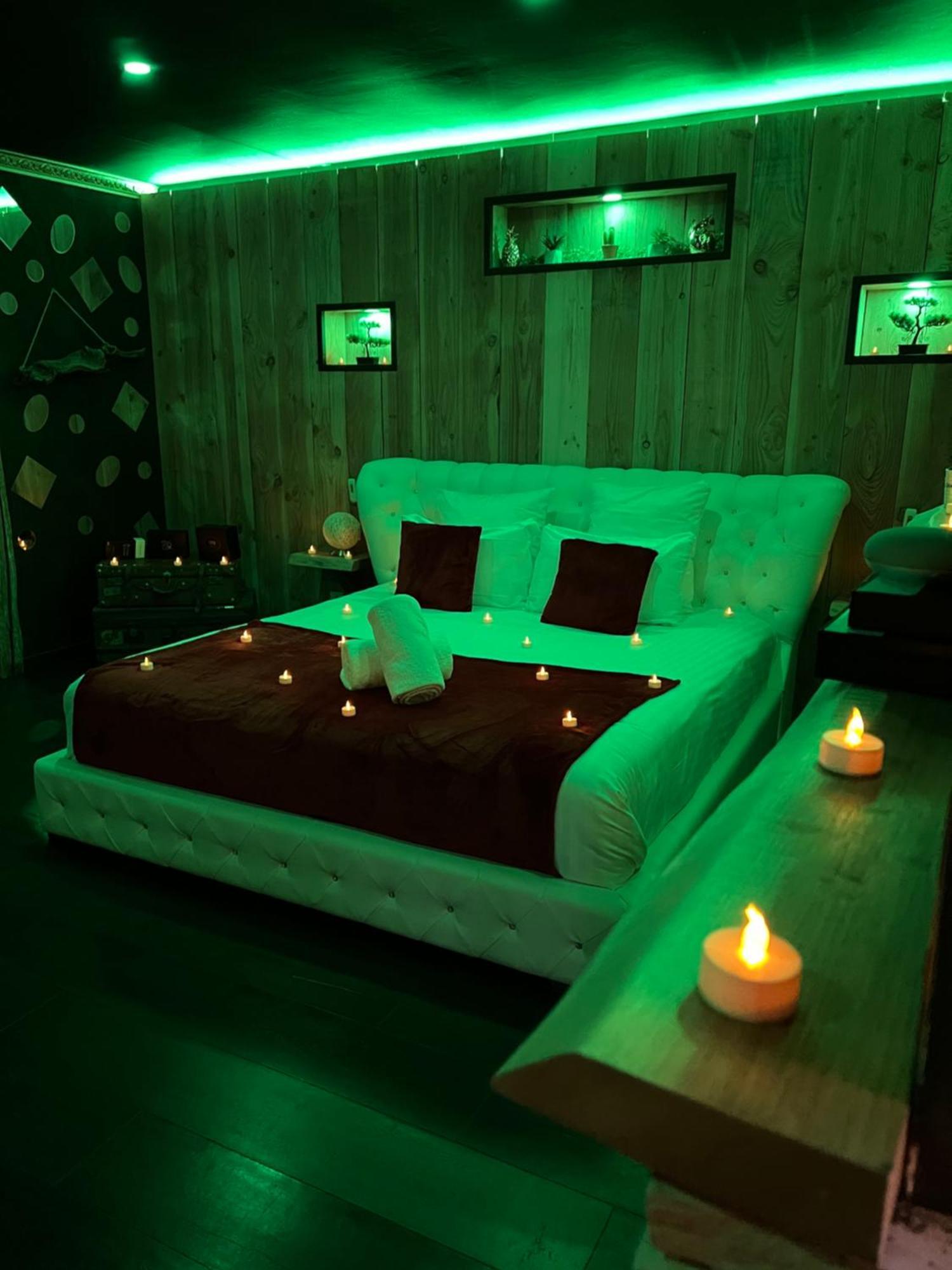 Le Lodge Des Charmes 5 Etoiles Leves Екстер'єр фото