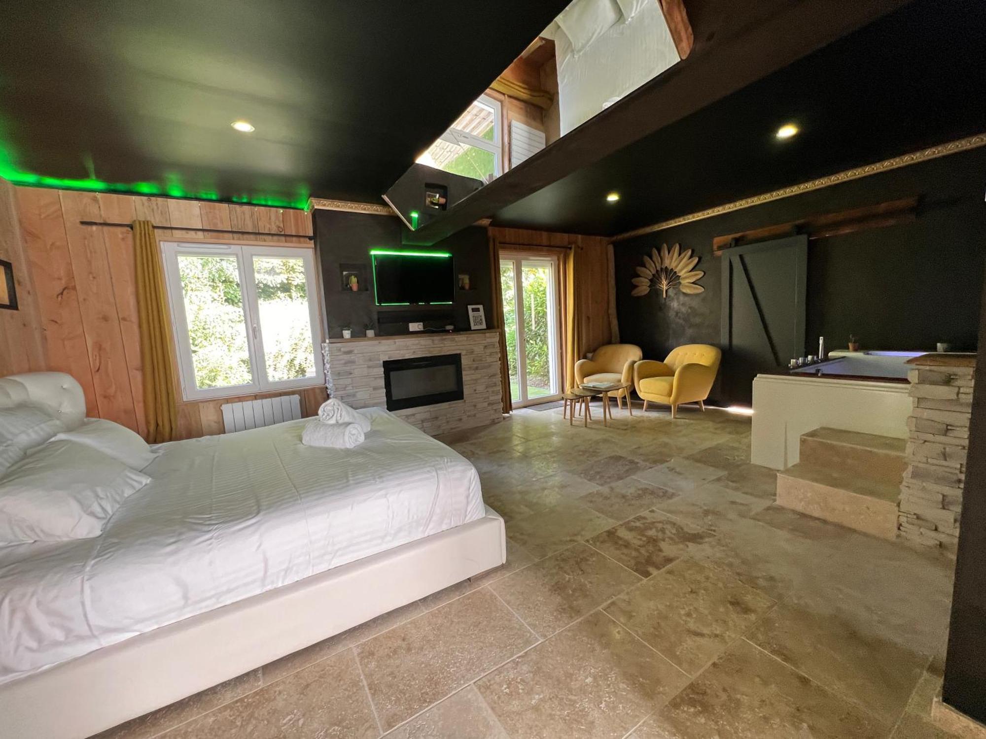 Le Lodge Des Charmes 5 Etoiles Leves Екстер'єр фото