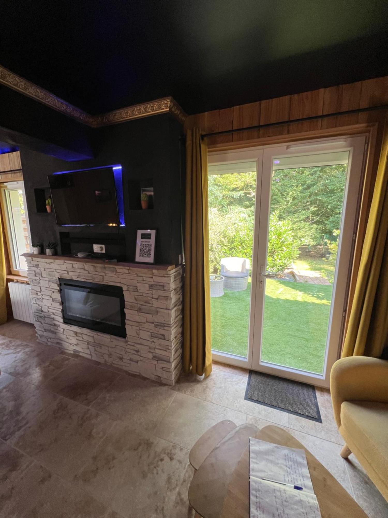 Le Lodge Des Charmes 5 Etoiles Leves Екстер'єр фото