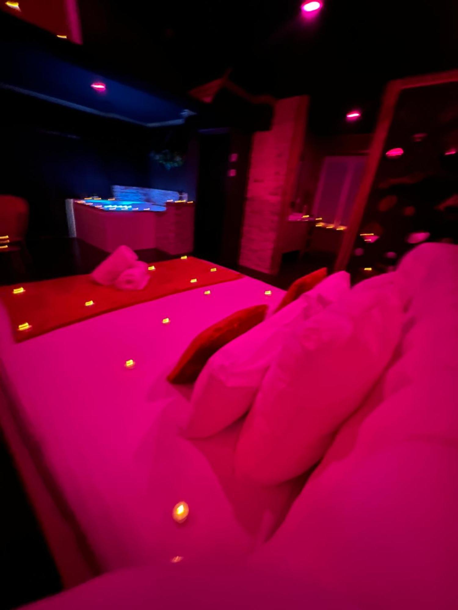 Le Lodge Des Charmes 5 Etoiles Leves Екстер'єр фото