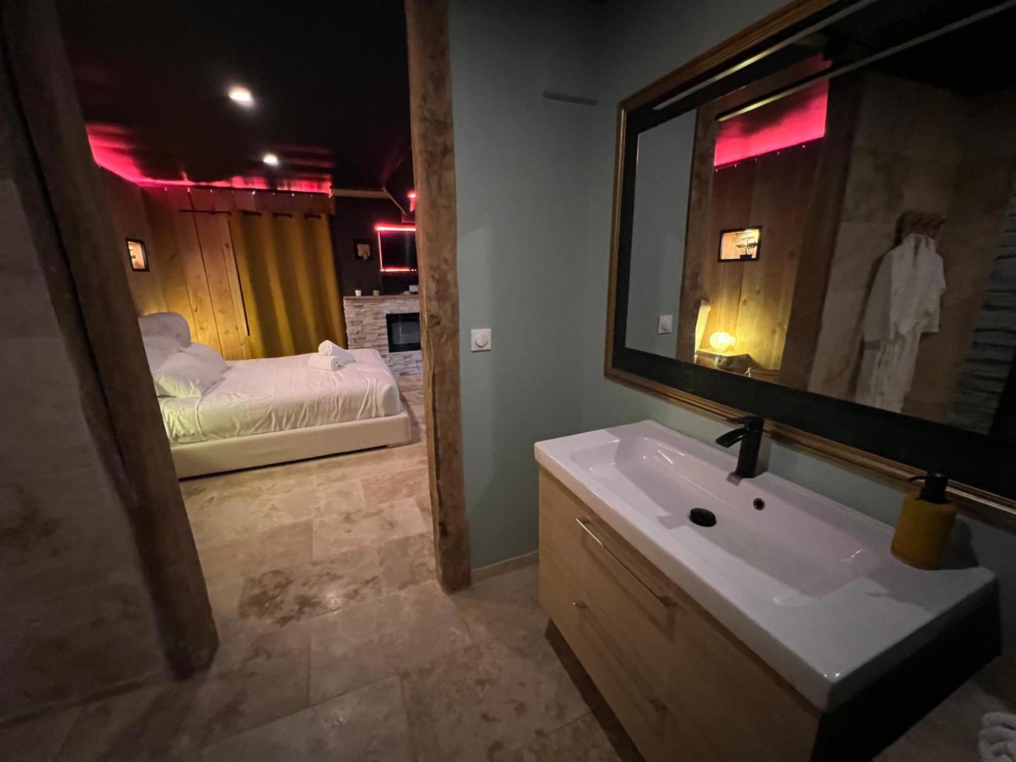 Le Lodge Des Charmes 5 Etoiles Leves Екстер'єр фото